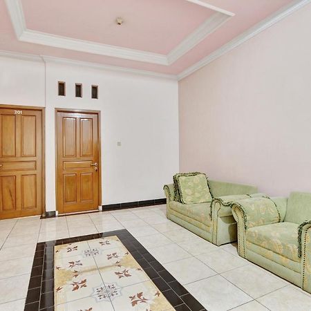 Hotel Wisma Ck Kebumen Экстерьер фото