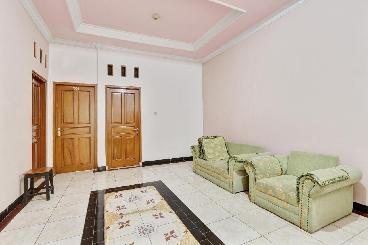 Hotel Wisma Ck Kebumen Экстерьер фото